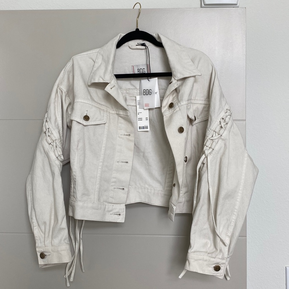 UNWORN TAGS ON BDG Light wash denim lace-back jacket